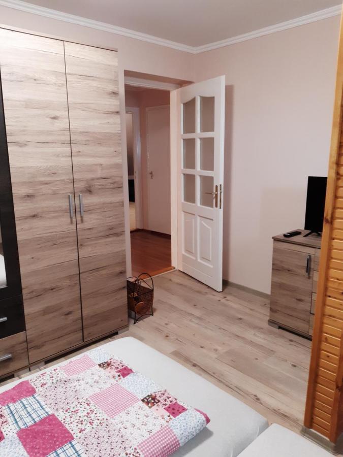 Boglarka Apartman Gyula Exterior photo